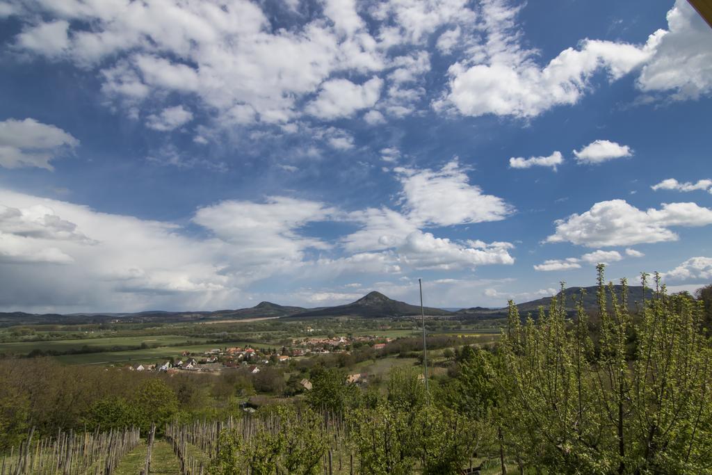 Vulcano Vendégház Kisapati Esterno foto